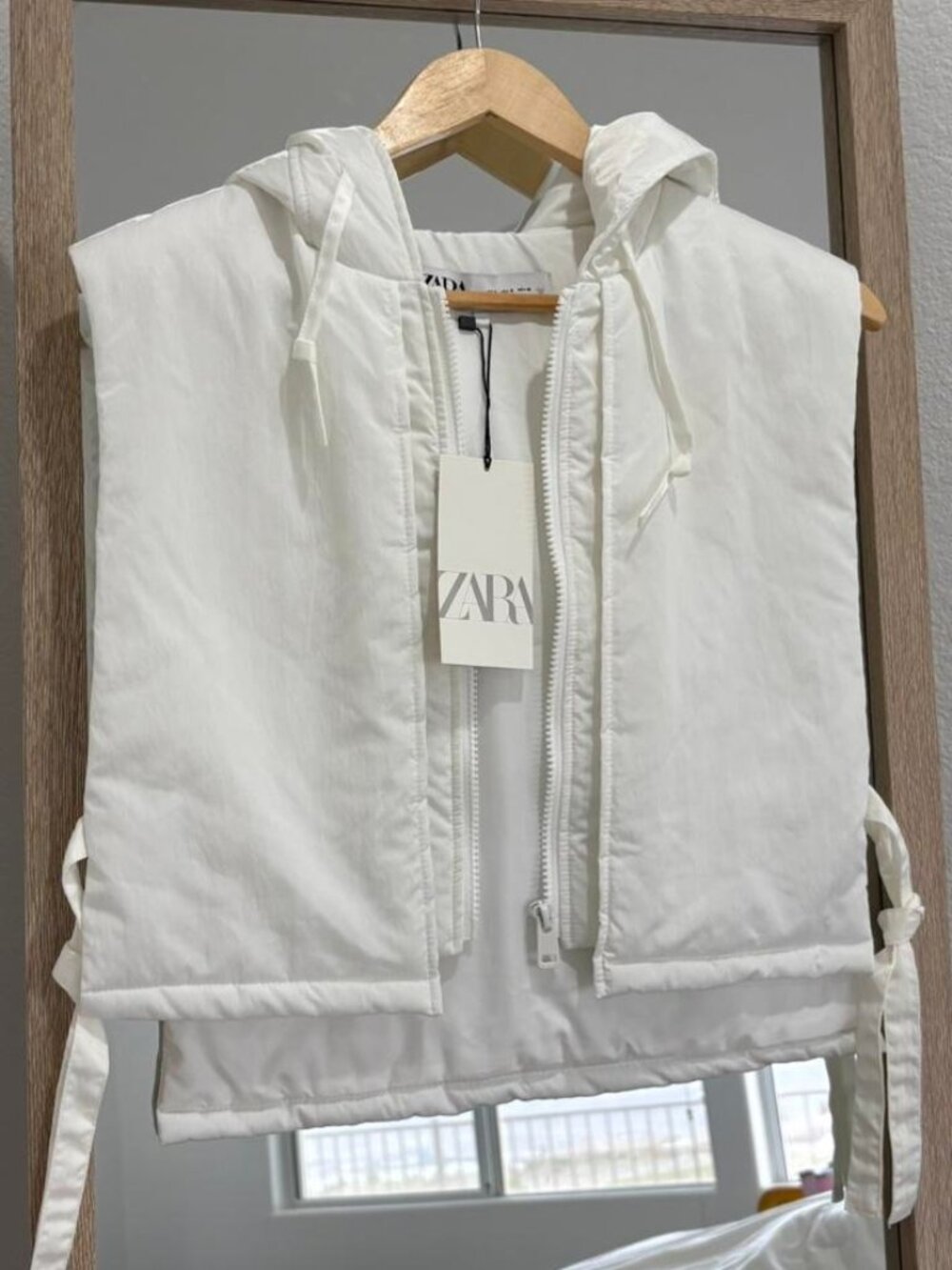White Crop Puffer Vest with Hood (Size SMALL)